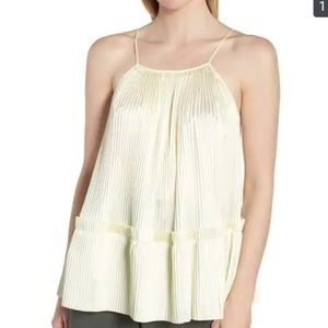 Lewit Essense Pleated Swing Top